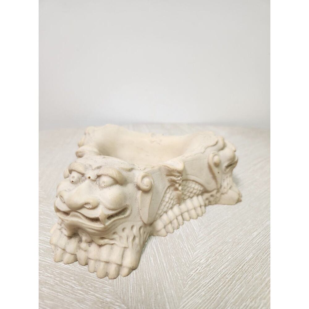 Vintage Fu Dog Ashtray , Foo Chinese Lion Dragon, Hard Resin bone Made In Italy